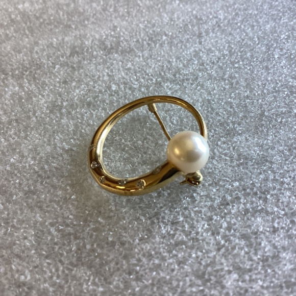 Vintage Signed 14k Gold , Diamond & Pearl Circle Pin 3.5 grams - Picture 2 of 5